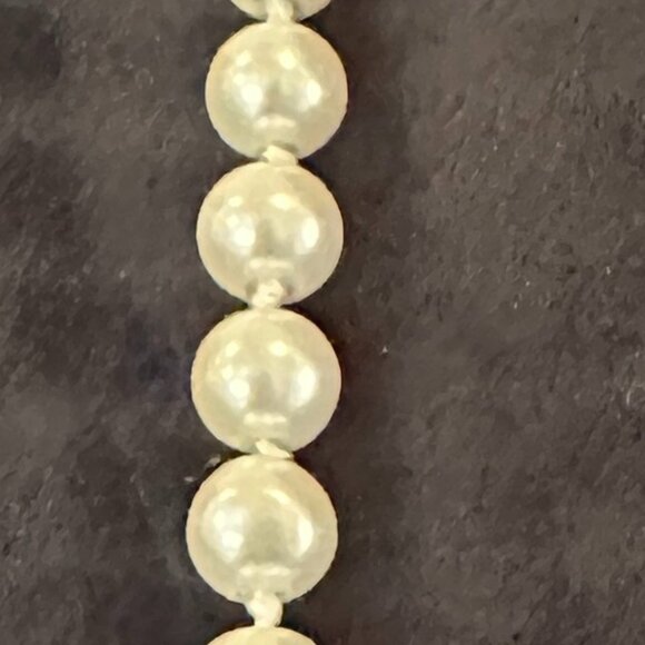 Vintage Long String of Glass Pearls - Picture 7 of 7